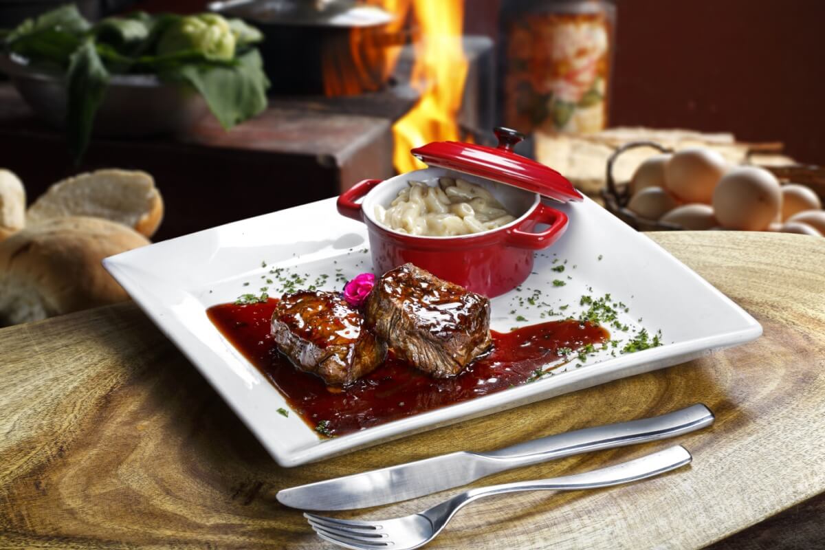 Ingredientes e rituais podem harmonizar espaços e favorecer encontros no Natal (Imagem: rocharibeiro | Shutterstock)