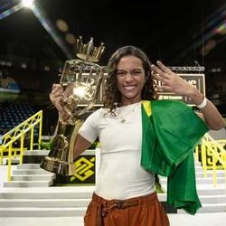 A brasileira liderou a final de ponta a ponta, mantendo a regularidade com notas acima de 8, neste domingo (7), no Ginásio do Ibirapuera