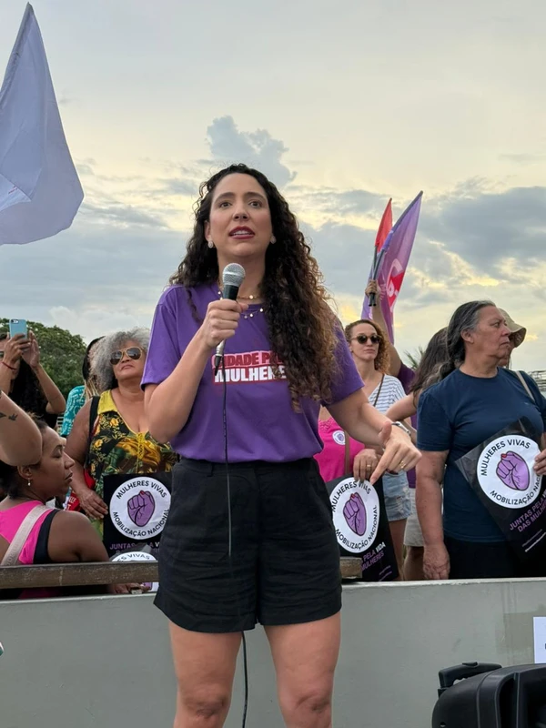 Mobilização Mulheres Vivas, na Praia de Camburi, em Vitória por Lícia Mendonça / Divulgação