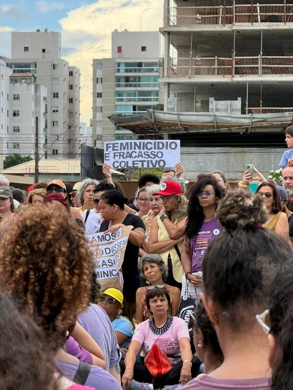Mobilização Mulheres Vivas, na Praia de Camburi, em Vitória por Lícia Mendonça / Divulgação