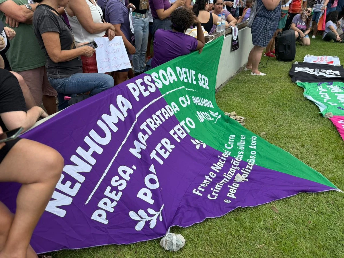 Mobilização Mulheres Vivas, na Praia de Camburi, em Vitória por Lícia Mendonça / Divulgação