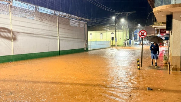 Irupi, Vila Valério, São Gabriel da Palha e Rio Bananal registraram enxurradas e pontos de alagamento durante o temporal, entre a tarde e a noite de domingo (7)