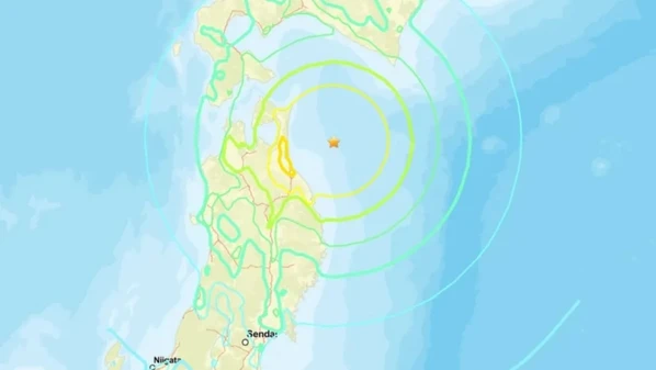 Um tsunami com ondas de até três metros de altura pode atingir a costa nordeste do Japão; epicentro do terremoto foi a 80 km da costa da província de Aomori, a uma profundidade de aproximadamente 50 km