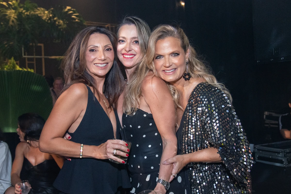 Kris Junqueira, Carol Cavalcante e Rebeca Epichin