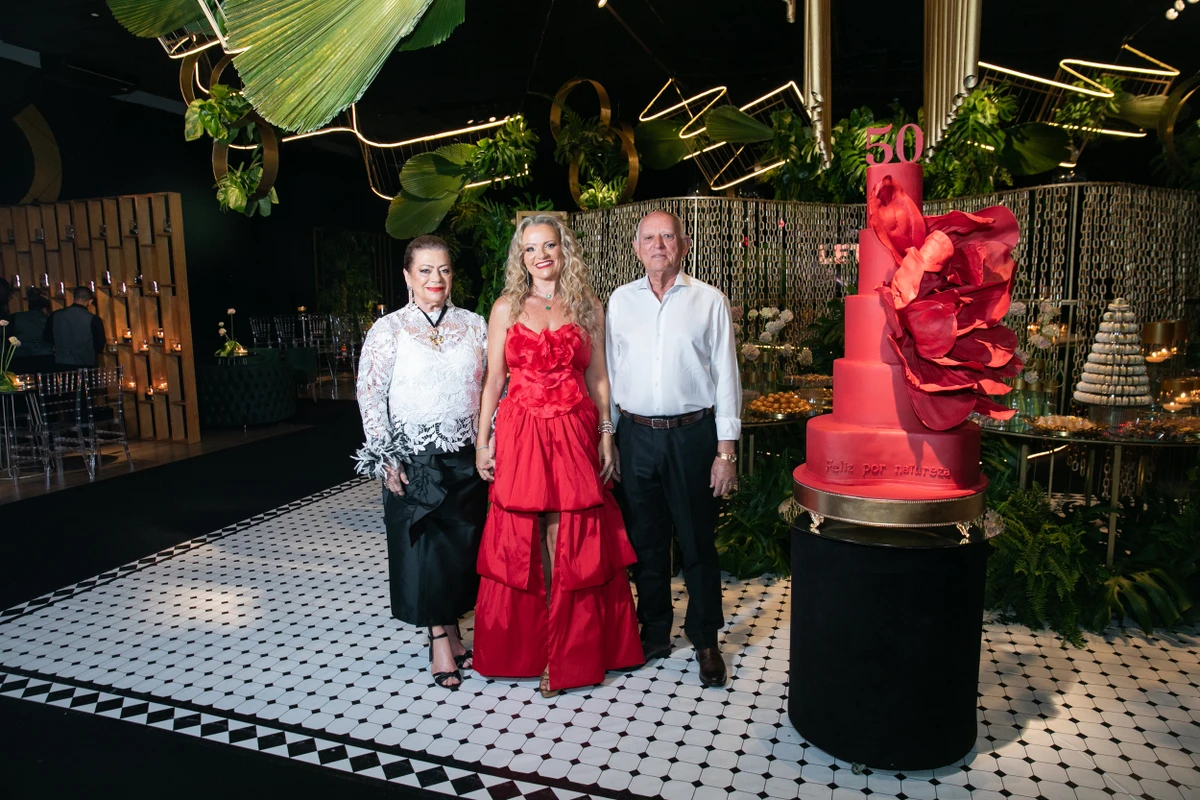 Letícia Abaurre e os pais Helvia e Marcos Abaurre