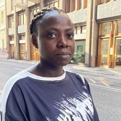 Esther diz que sofreu violência sexual em sua jornada à Europa após fugir de abusos na Nigéria.