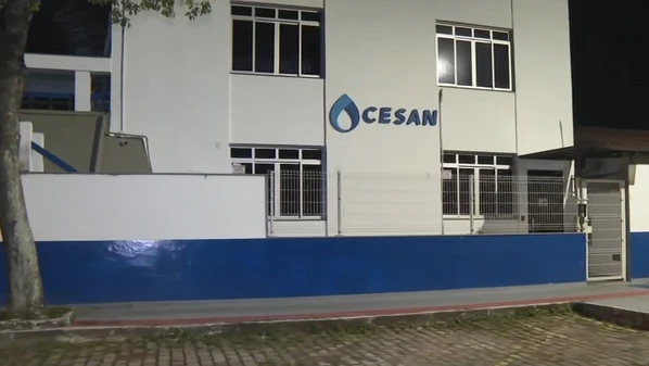 Polícia investiga como a vítima, que não tinha autorização para entrar no local, acessou a estação; causa da morte ainda é desconhecida