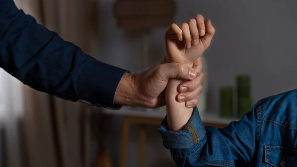 Legislação isenta quem for se inscrever em certame para cargo ou emprego público, e em processos seletivos para contratação de pessoal, por tempo determinado e indeterminado