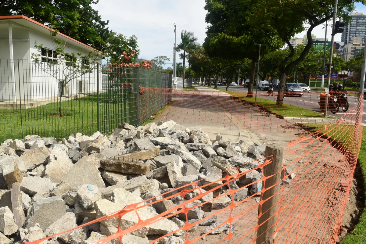 Obras de revitalização na ciclovia da Curva da Jurema e Praça do Desejos, Vitória por Carlos Alberto Silva