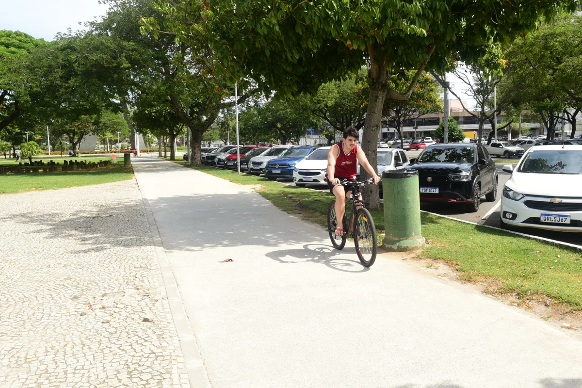 Obras de revitalização na ciclovia da Curva da Jurema e Praça do Desejos, Vitória por Carlos Alberto Silva
