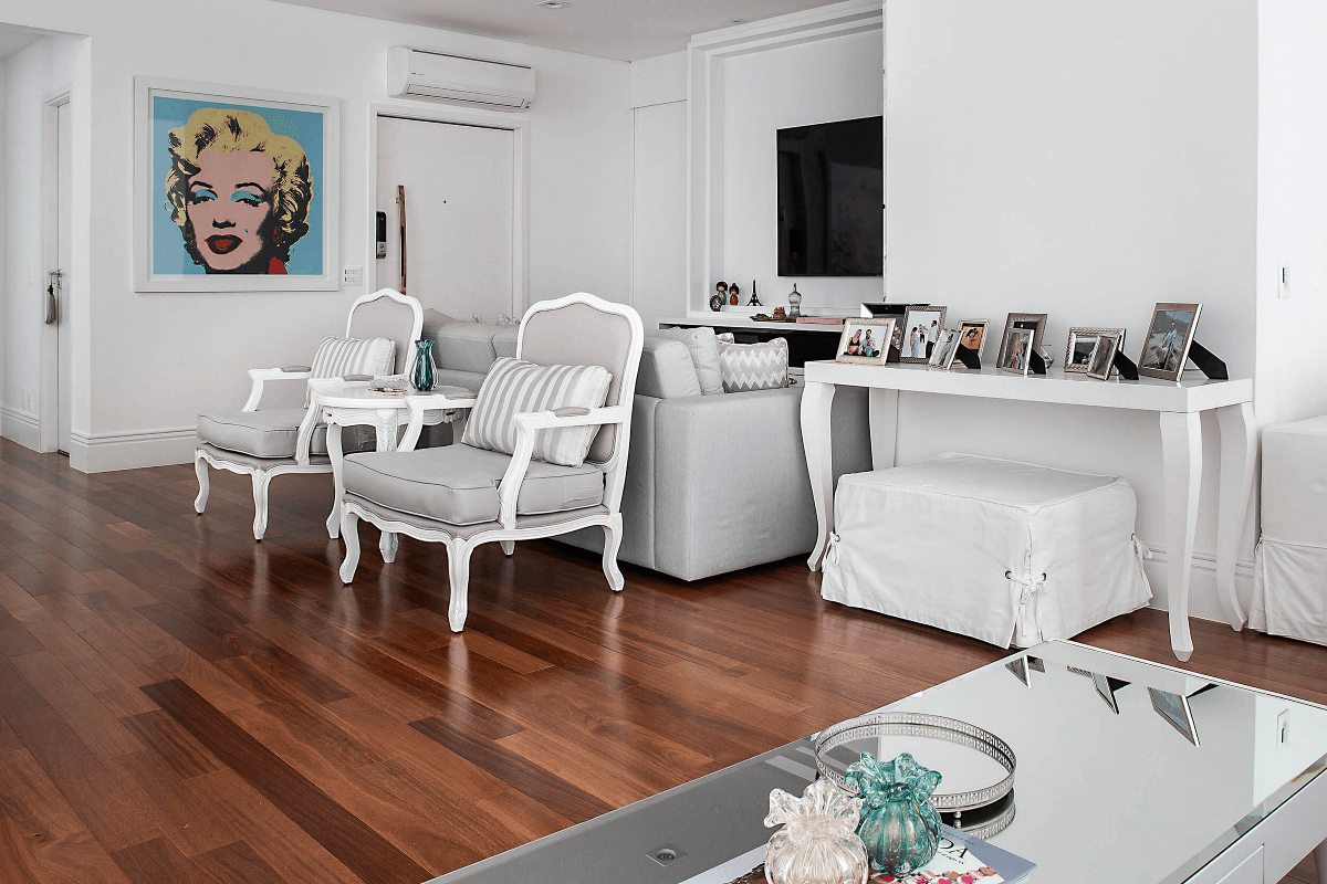 A cor da Pantone para o próximo ano é um branco sofisticado e de suavidade marcante (Projeto: Camila Palladino | Imagem: Rogério Cajui)