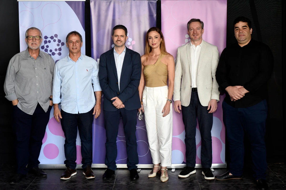 Empresários de Cachoeiro fazem doação de projeto da nova ponte ao Governo do Estado