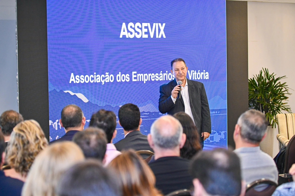 Fernando Saliba, do ES em Ação, no lançamento da Assevix