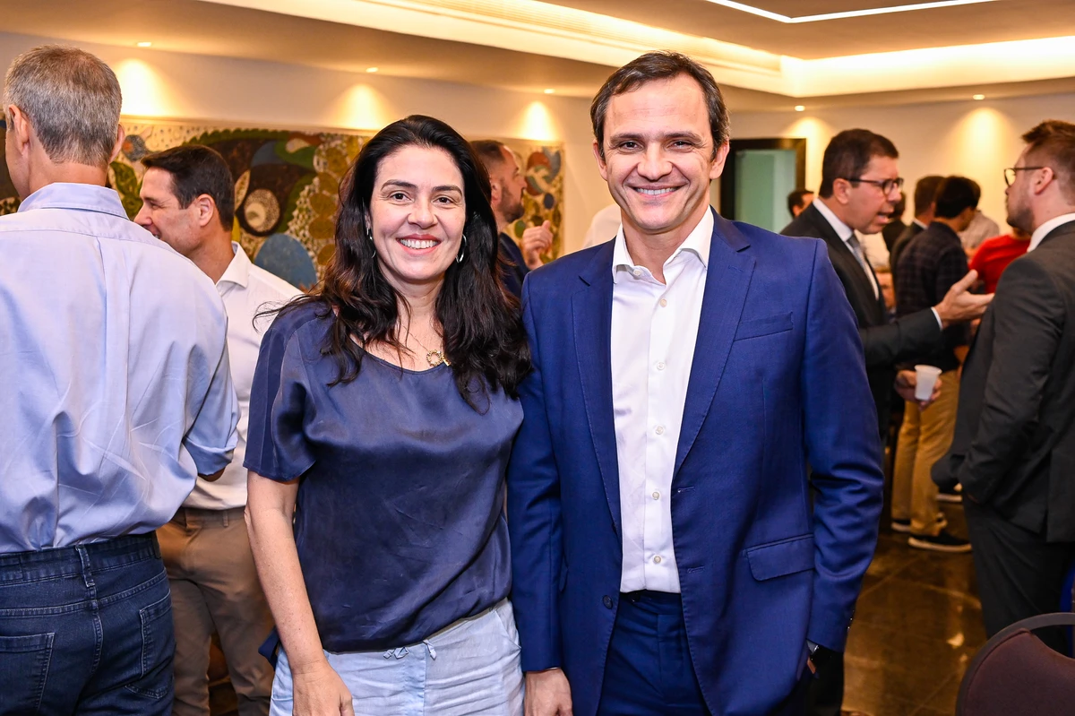 Juliana Tommasi e Thiago Santos