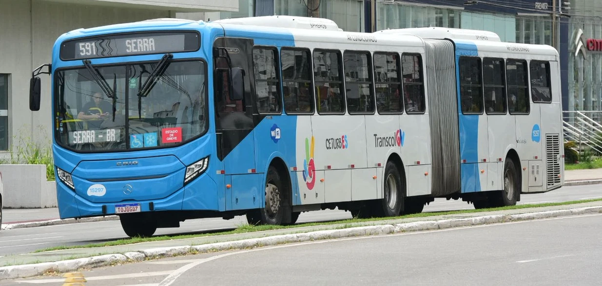 Especialista aponta que população ganhou novas formas de se locomover; governo do Estado, por sua vez, cita que mais pessoas têm tentado burlar o pagamento da passagem