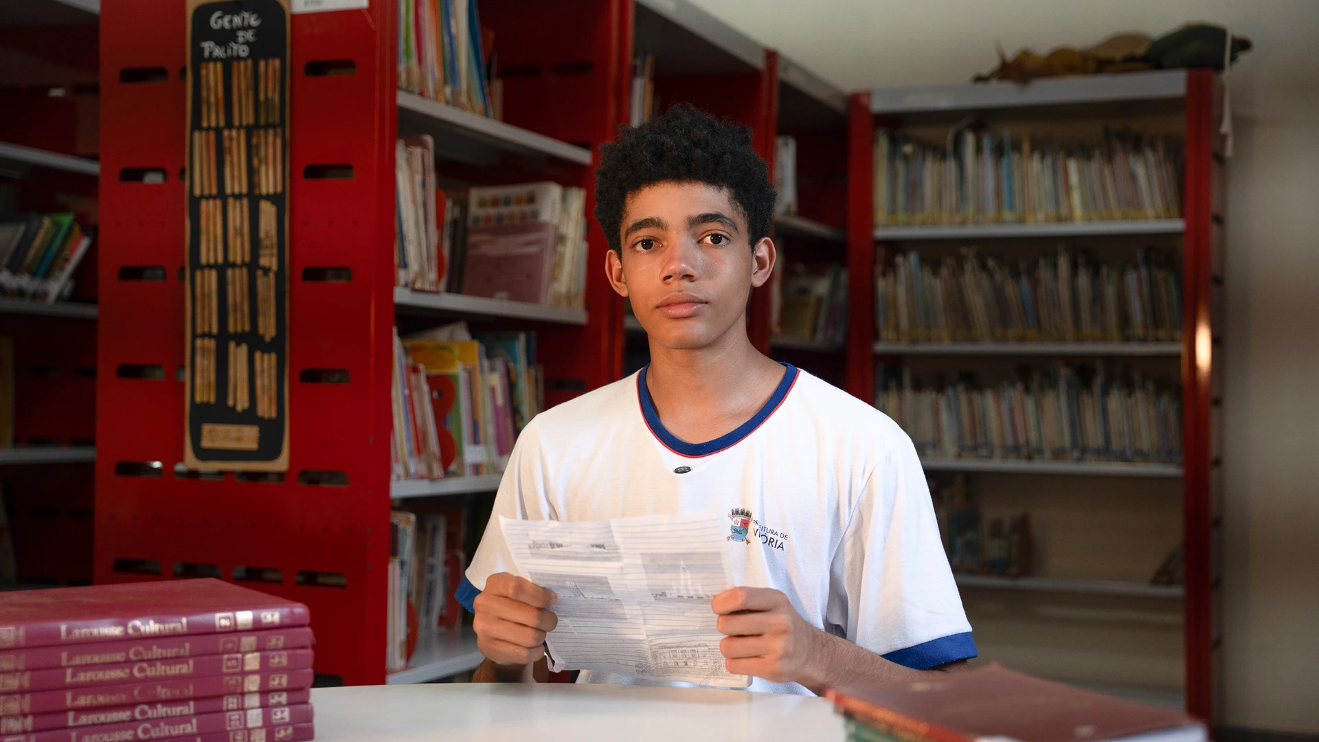 Estudantes da EMEF São Vicente de Paulo, em Vitória, trocam cartas com estudantes de Moçambique, na África