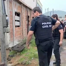 Ação, deflagrada no início da manhã desta quarta (10), também busca coletar provas e apreender materiais ilícitos