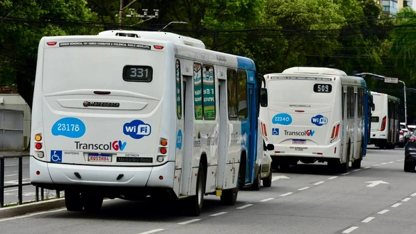 Serão 17 ônibus extras em nove terminais; algumas linhas terão os itinerários alterados devido ao pré-carnaval na Dante Michelini, na orla de Camburi