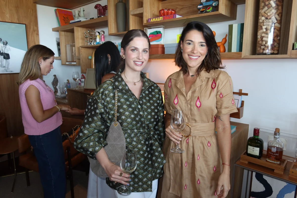 Ana Luisa Hammer e  Larissa Neves