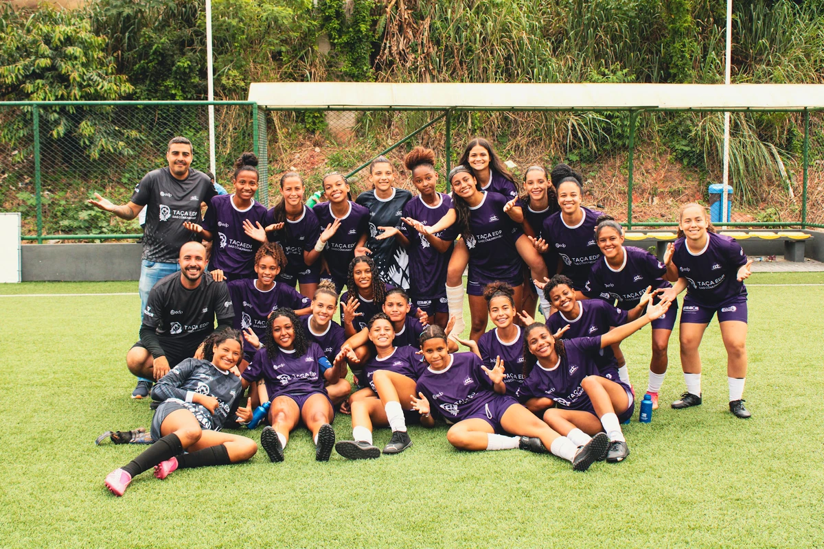 Equipe de Bairro da Penha, de Vitória, comemora classificação para a grande final da Taça EDP das Comunidades