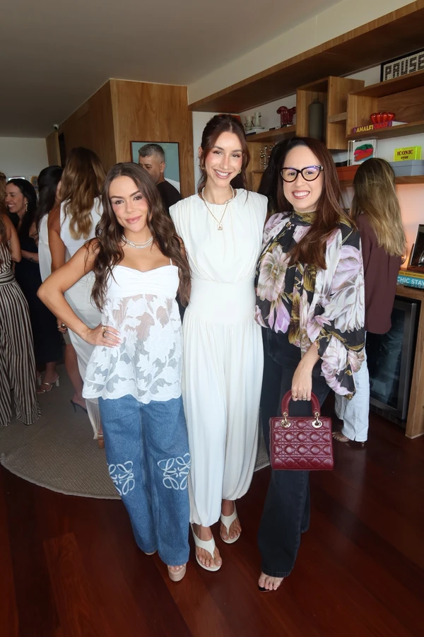 Livia Torres, Carolina Hemerly, Samanta Teixeira