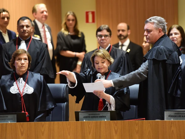 A desembargadora Janete Vargas Simões toma psse como presidente do TJ-ES. Ela é a primeira mulher nesse cargo  por Carlos Alberto Silva