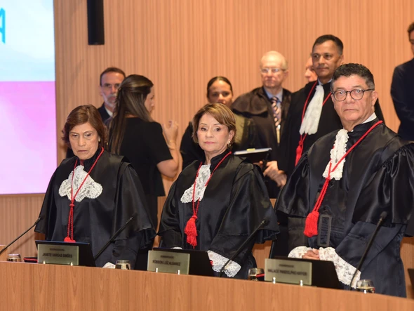 A desembargadora Janete Vargas Simões toma psse como presidente do TJ-ES. Ela é a primeira mulher nesse cargo  por Carlos Alberto Silva