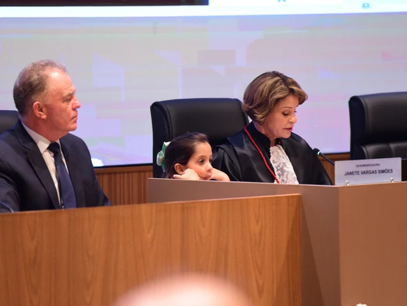 A desembargadora Janete Vargas Simões toma psse como presidente do TJ-ES. Ela é a primeira mulher nesse cargo  por Carlos Alberto Silva