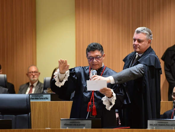 A desembargadora Janete Vargas Simões toma psse como presidente do TJ-ES. Ela é a primeira mulher nesse cargo  por Carlos Alberto Silva