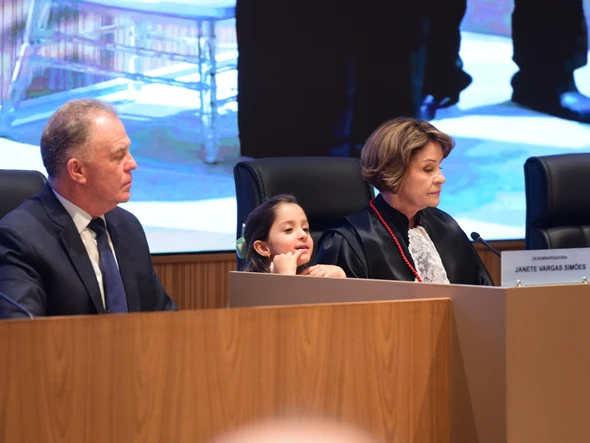 A desembargadora Janete Vargas Simões toma psse como presidente do TJ-ES. Ela é a primeira mulher nesse cargo  por Carlos Alberto Silva