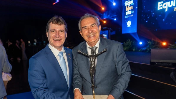 A festa reuniu empresários e autoridades nesta quarta-feira (10), no Le Buffet Master, em Jardim Camburi