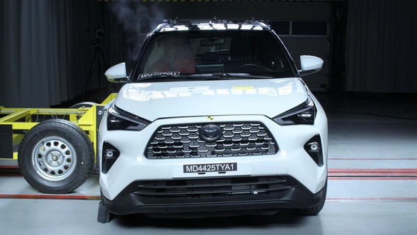 As versões sedã e hatch do Yaris, que já saíram de linha, também foram avaliadas pelo Latin Latin NCAP e também receberam duas estrelas; veja avaliações