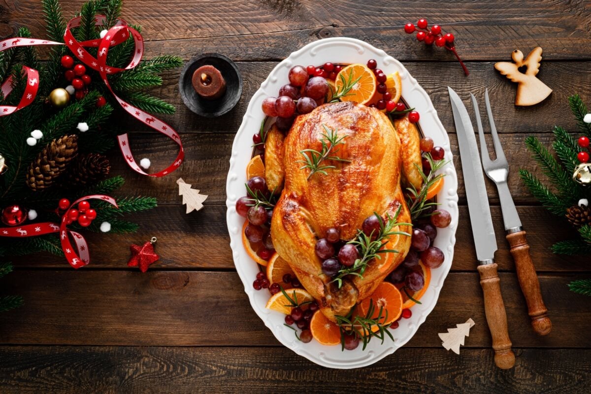 Frango assado com laranja (Imagem: Sea Wave | Shutterstock)