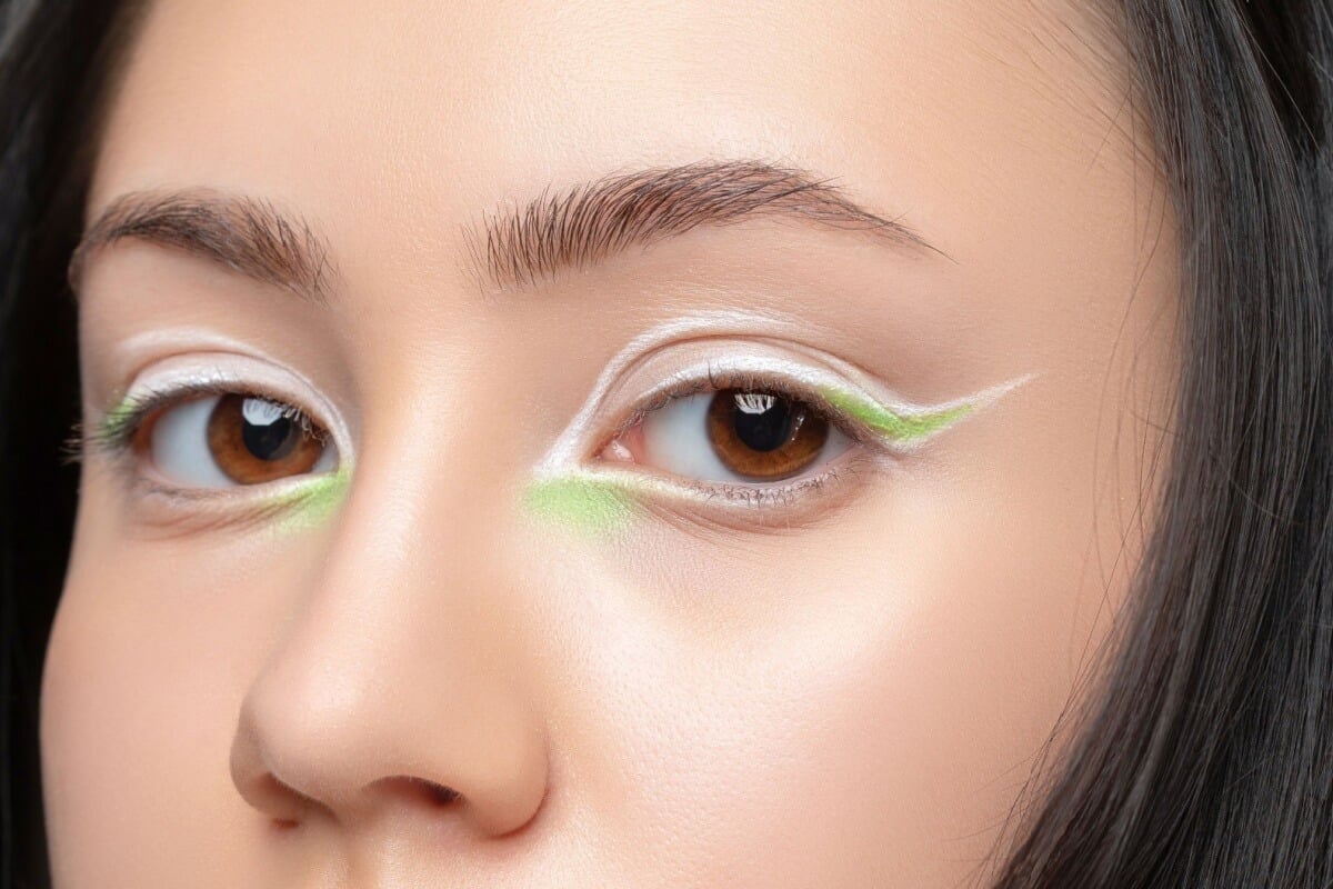 O Cloud Dancer, cor de 2026, também pode ser usado na maquiagem (Imagem: dimid_86 | Shutterstock)