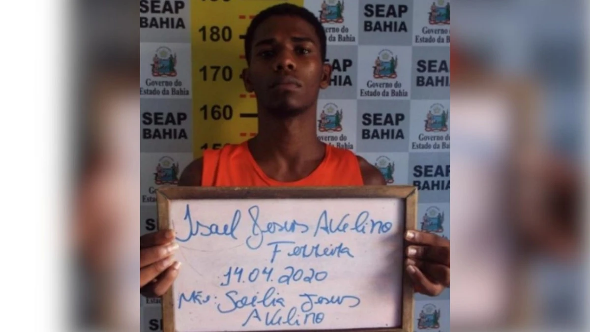 Isael Jesus Avelino Ferreira, 25 anos, é suspeito de participar do roubo a um dono de padaria em Sooretama, ele segue foragido. Ele tem vários mandados de prisão por roubo, tráfico e homicídio.
