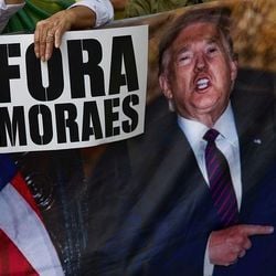 Novo capítulo de histórico de tensões veio nesta sexta-feira (12/12), com anúncio da retirada das sanções contra Moraes e a esposa.