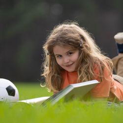 Veja como reduzir o uso de telas, fortalecer vínculos familiares e incentivar a leitura durante o recesso 
