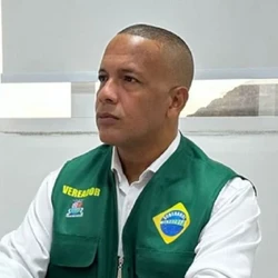 Entrada de Pastor Fabiano está vedada, especialmente, em escolas da cidade, onde eram gravados vídeos sem autorização prévia; parlamentar disse que vai recorrer