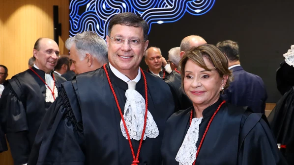 A cerimônia de posse da nova mesa diretora do Tribunal de Justiça do Espírito Santo (TJES) aconteceu na tarde desta quinta-feira (11), no novo Salão Pleno do TJES.