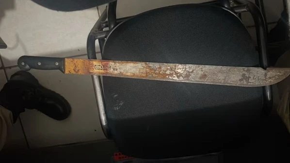 O religioso interagiu com as duas meninas em um posto de gasolina; ele teria chamado as adolescentes de "lindas"