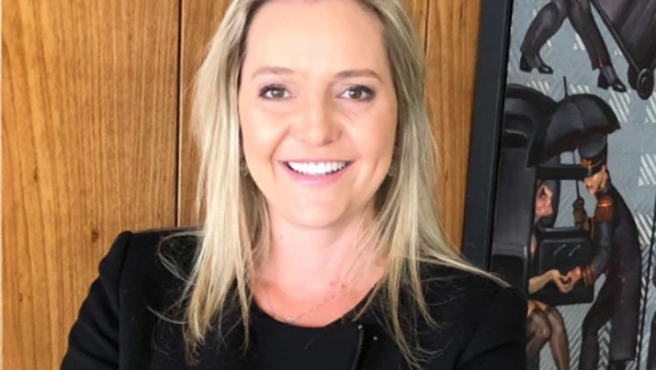 Decisão do ministro Flávio Dino, do STF, determinou busca e apreensão e quebra de sigilo sobre Mariângela Fialek