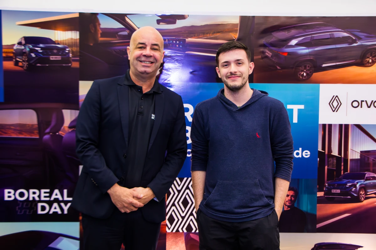 Bruno Fortes,  diretor comercial da Orvel Renault e o jornalista da Gazeta Gabriel Mazim