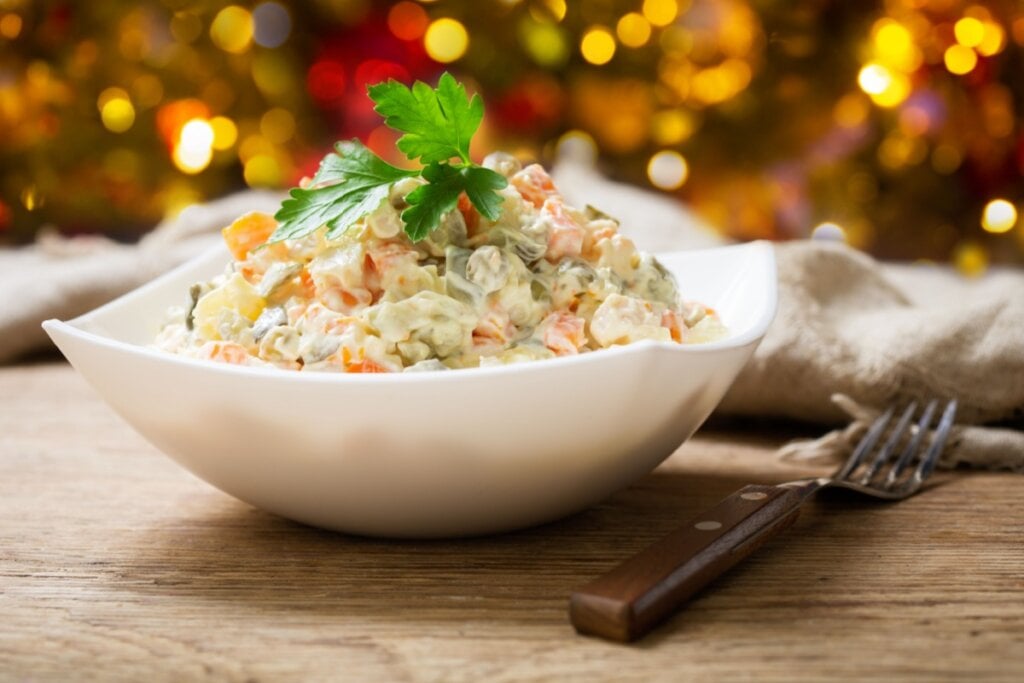 Maionese de salada russa (Imagem: Nitr | Shutterstock)