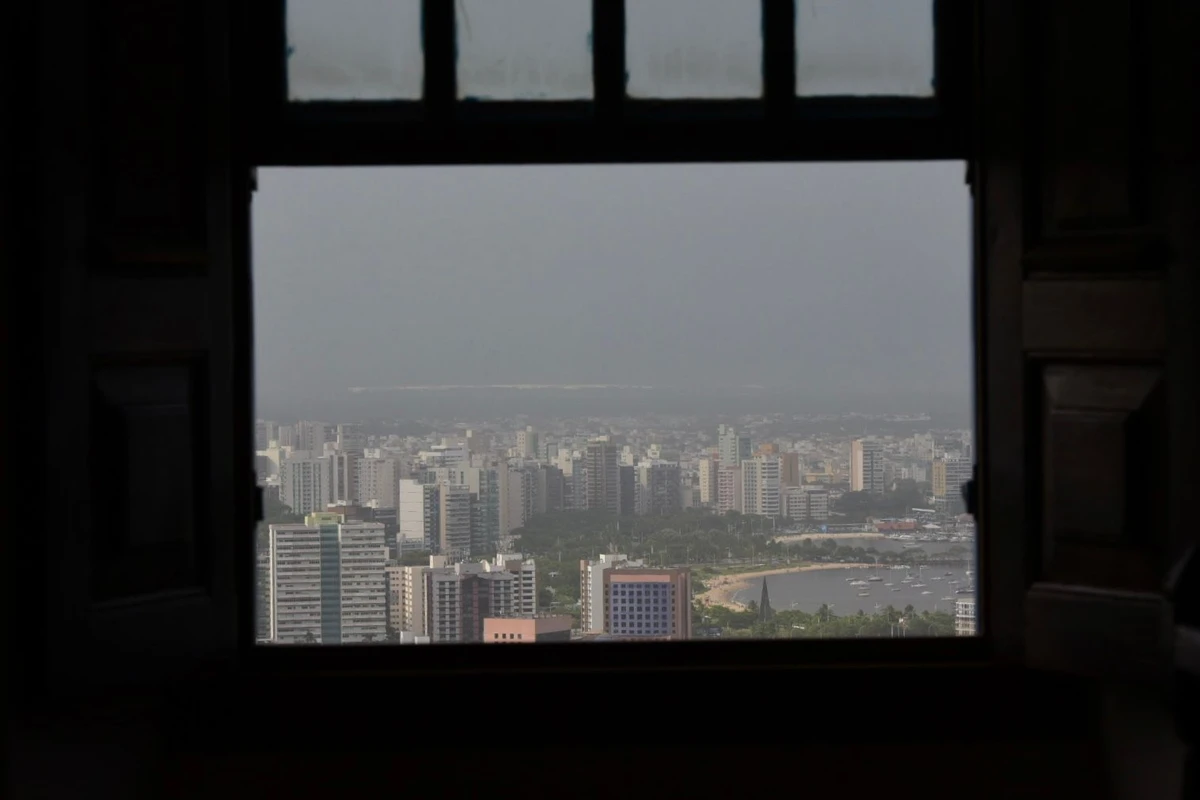 'Névoa' sobre a Grande Vitória nesta sexta-feira (12)