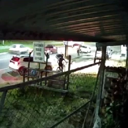 Testemunhas relataram que o carro trafegava em alta velocidade no momento da colisão e a bicicleta seguia pelo acostamento. Condutor foi autuado em flagrante por homicídio, embriaguez ao volante e omissão de socorro