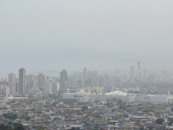 Névoa' sobre a Grande Vitória nesta sexta-feira (12) por Carlos Alberto Silva