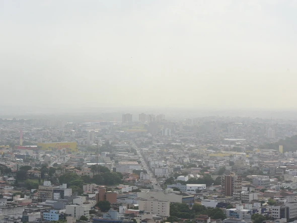 Névoa' sobre a Grande Vitória nesta sexta-feira (12) por Carlos Alberto Silva