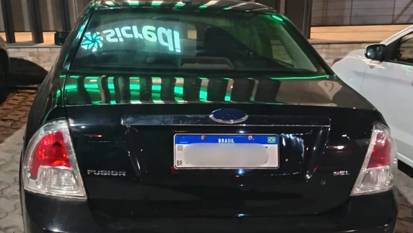 O pai e a mãe da criança estavam em um shopping próximo; o pai foi encaminhado à delegacia, ouvido e liberado. De acordo com a PM, a criança utilizava uma pulseira indicativa do Transtorno do Espectro Autista (TEA)