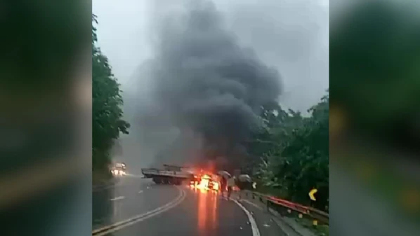 Chovia muito no momento do acidente, registrado por volta das 14h30. Vítimas foram encaminhadas para hospital em Cachoeiro