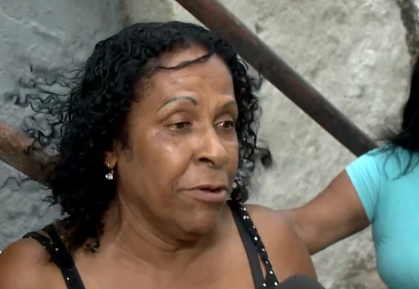 Edna Oliveira Silva é aposentada e mora na comunidade do Morro do Quadro e Cabral